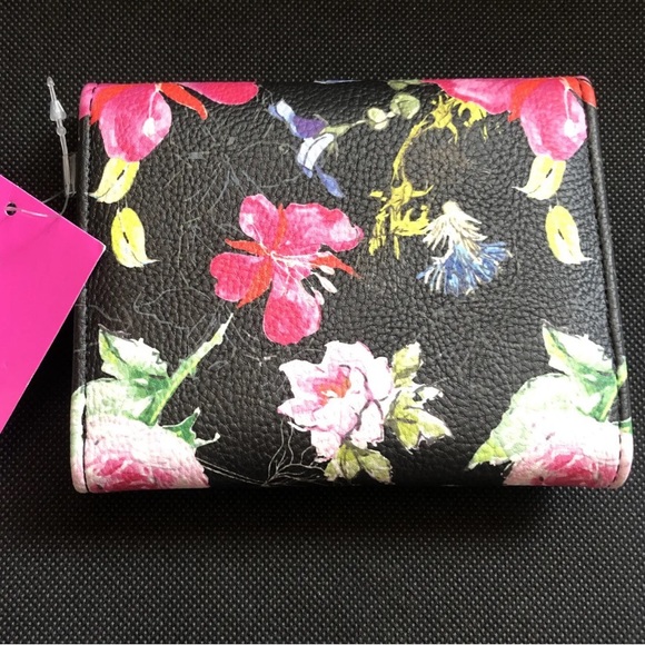 Betsey Johnson XOLANA Bi-Fold Flap Wallet Black Multicolored Floral Print NWT - Picture 5 of 13